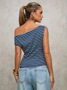 SHEIN BAE 这款春、秋、夏三季钩针编织棕色条纹露肩不对称上衣T恤，适合日常休闲、外出、与闺蜜聚会、下午茶、通勤休闲、海滩度假以及各种场合穿着。 - 藏蓝色 - 查看 2