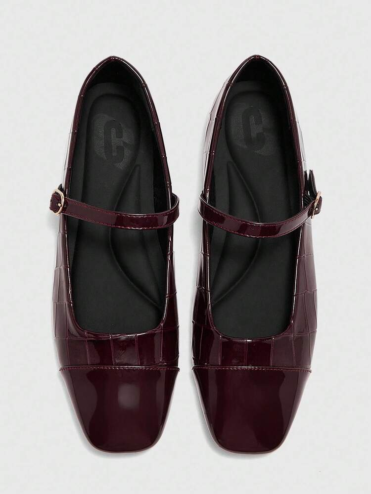 CUCCOO BIZCHIC 女性用エレガントなメリージェーンフラットシューズ、バックルストラップ、スクエアトゥ、ベージュ&ゴールドカラー