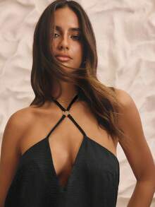 Aralina 露背交叉肩带简约廓形轻盈面料度假女上衣 - 黑色 - 查看 9