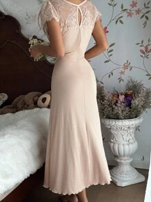 SHEIN 蕾丝拼布罗纹针织女式长款睡袍 - 杏色 - 查看 3