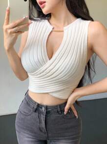 Celisse 1入組交叉鏈條細節針織短上衣 - 杏色 - 查看 1