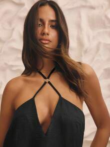 Aralina 露背交叉肩带简约廓形轻盈面料度假女上衣 - 黑色 - 查看 3