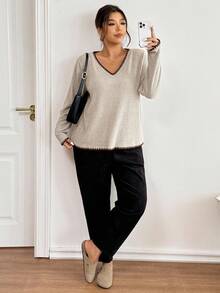 Lounesse 女式加大码V领撞色边长袖T恤 - 卡其色 - 查看 3