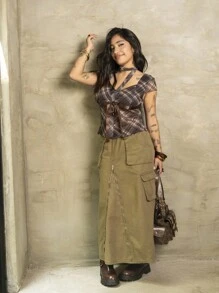 SHEIN x PRISCILA & JIMENA ROMWE Grunge Punk Falda vaquera con cierre de cremallera y bolsillo con solapa, para la escuela - Verde militar - Ver 1