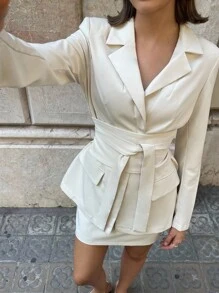 Aloruh 女士两件套纯燕麦色西装套装，优雅的办公室着装，配有腰带、定制夹克和迷你裙 - 卡其色 - 查看 10