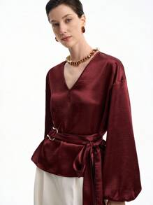 Aalyst Camisa de mujer de manga larga con cuello en V, decoración metálica y cintura ceñida, ajuste slim, minimalista y versátil, adecuada para el uso diario, otoño - Burdeos - Ver 6