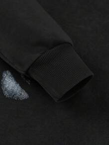 GENIUS ODE Manfinity Streetrush Men's Face & Letter Print Hoodie, Casual Minimalist Graphic Streetwear Pullover Sweatshirt, Black, Grunge Hoodie, Goth, Fall/Winter, Long Sleeve Top