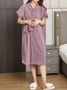 SHEIN 1pc Coral Fleece Pineapple Pattern Cute Embroidered Sleeveless Bathrobe Home Clothes Wearable Bath Towel Cardigan Style Women's Bathrobe Robe Home Robe Soft And Absorbent - Purple - View 7