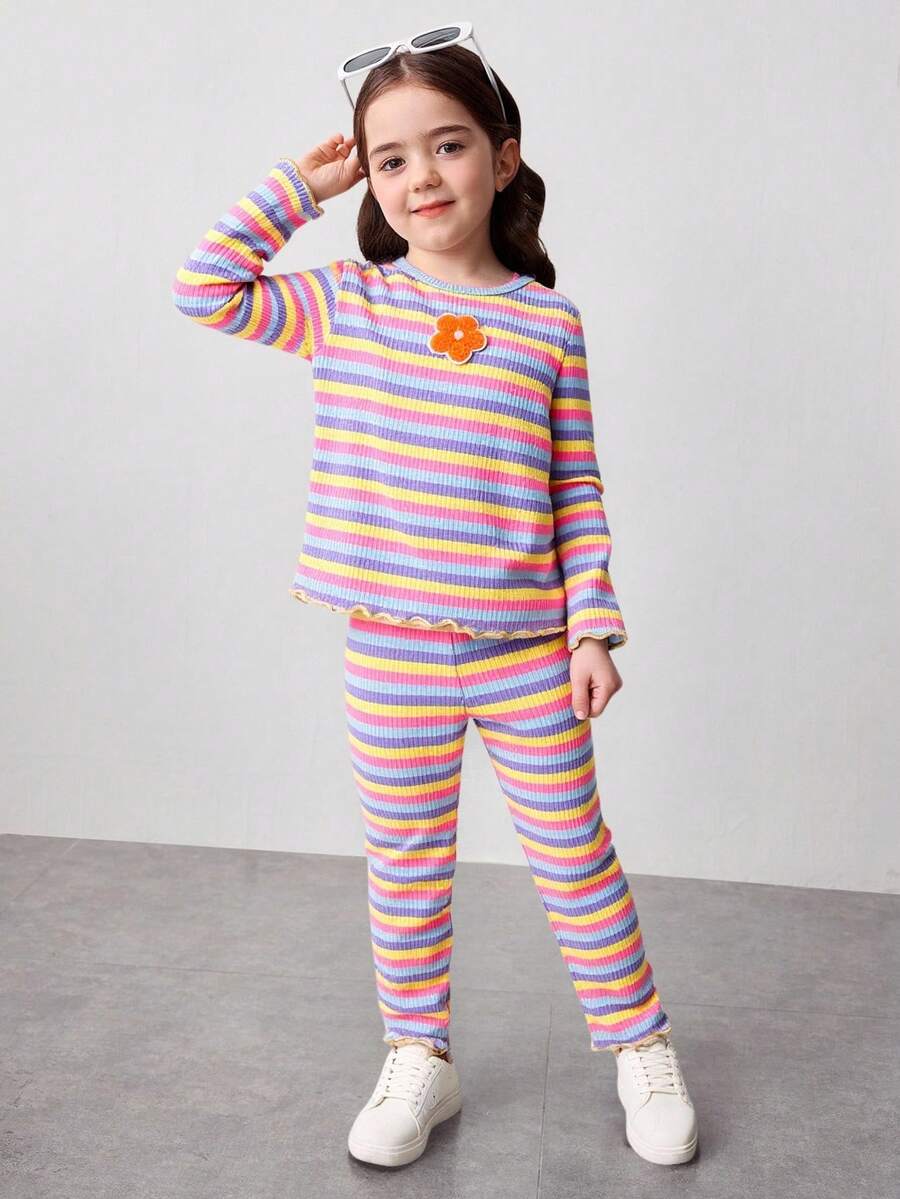 SHEIN 年轻女孩 2 件套花卉/花朵植绒拼布彩色条纹长袖圆领生菜饰边上衣和紧身裤套装,非常适合秋冬季休闲、日常穿着和学校日常穿着 - 彩色 - 查看 1