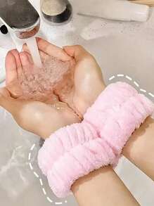 SHEIN 6 件/套面部清洁工具 - 包括便携式头带 + 2 个腕带、硅胶洁面刷、洁面垫 + 双头面膜刷 - 卸妆粉扑 - 旅行便携式面部清洁套装 - 适用于家庭美容程序、户外旅行、男女商务旅行的理想选择 - 彩色 - 查看 8