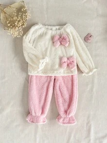 SHEIN مجموعة ملابس كاجوال فلوفي للفتاة الصغيرة، ملابس علوية مزين بفيونكة يدوية والبنطلون ذو أكمام واسعة، باللونين الوردي والأبيض، مناسبة للخريف والشتاء، قطعتان