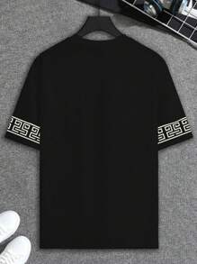 Manfinity Roughcore 大码男士时尚字母和花卉印花短袖 T 恤，休闲 T 恤，简约百搭，是送给男朋友或家人的绝佳礼物 - 彩色 - 查看 2