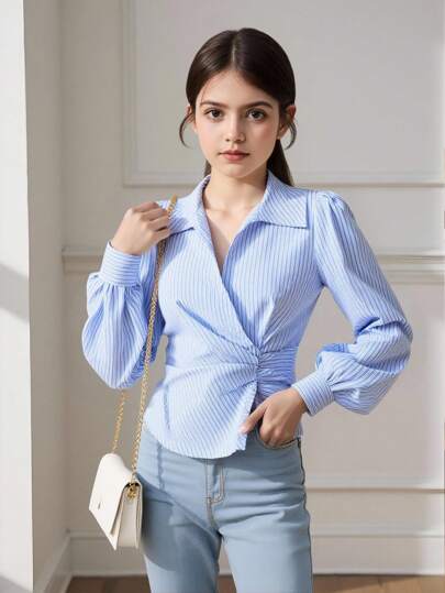 SHEIN Tween Girl Casual Vintage Retro Blåvit Randig Krage Ryggad Asymmetrisk Fåll Vävd Skjorta, Tillbaka till skolan Randig Blå Skjorta Blå Randig Skjorta Blåvit Randig Skjorta Babyblå Randig Skjorta Tween Girl Randig Blus