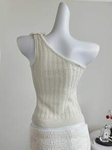 SHEIN Unity Y2K Hand Crochet Floral Textured Asymmetric Shoulder Knitted Top - Beige - View 2