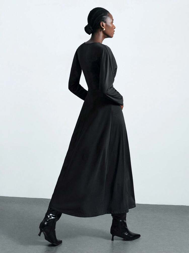 SHEIN Maija 2025 Oversized Round Neck Batwing Sleeve Long Dress With Metal Decor Button Ruched Design, Suitable For Early Autumn Work Clothes Women Slit Dress Side Slit Dress Long Sleeve Dress Black Dress Fall Clothes For Women  Fall Clothes Fall Outfits Women  Halloween