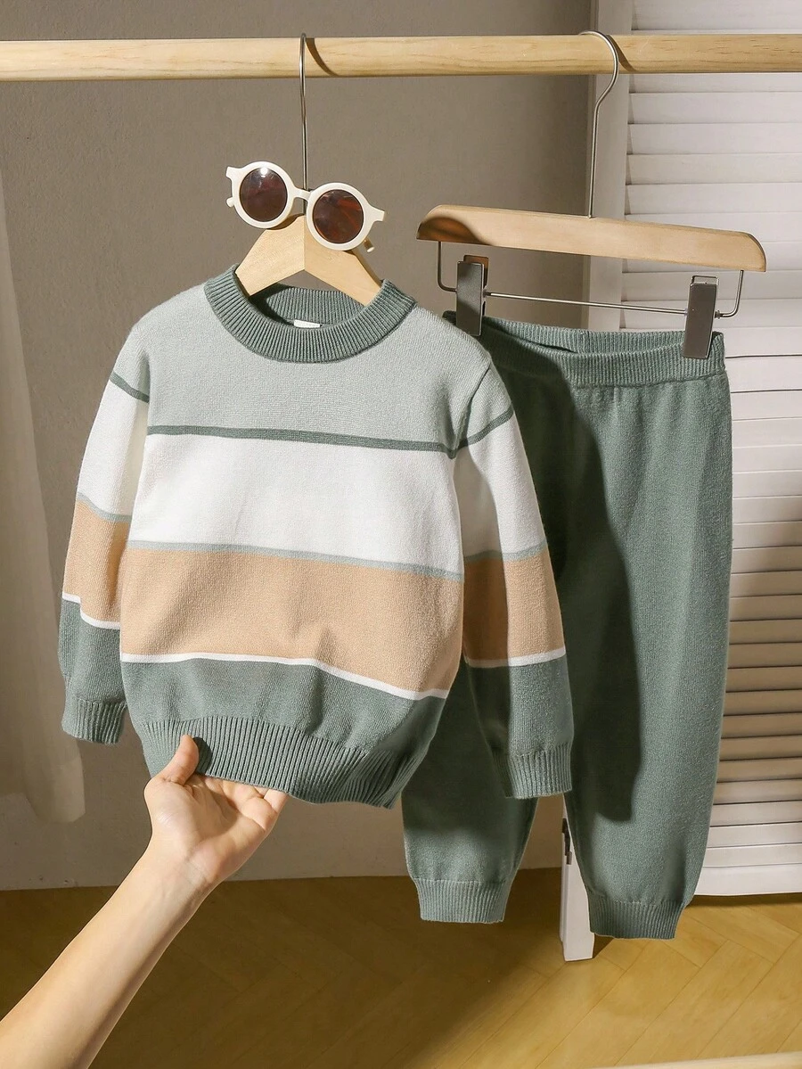 Boys' Crew Neck Colorblock Striped Long Sleeve Top And Solid Color Pants Set, Minimalist & Versatile Boys Two Piece Sweater Set Boys Autumn Winter Clothes Set Toddler Boy Fall Outfit Boys Knit Set Boys Casual Set Toddler Boy Fall Clothes Boys Winter Clothes Boys Sweater Young Boy Clothes Young Boys Striped Sweater Boys' Color-Block Sweater - Green - View 1