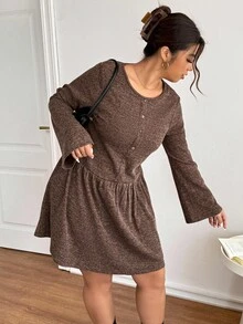 Lounesse Vestido de punto marrón de manga abierta para mujer talla grande, vestido de punto corto casual y versátil para uso diario - Marrón - Ver 4