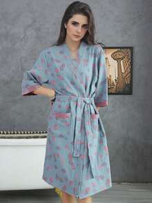 SHEIN 1件 复古图案浴袍 粉色/紫色/蓝色/绿色 纯棉纱布浴袍 纯棉纱布浴袍 夏季浴袍 吸水速干 女士浴袍 可穿戴浴巾 春夏睡衣 双层纱布 粉色/紫色/蓝色/绿色 浴室用品 家居用品 - 彩色 - 查看 3