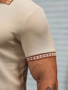 Manfinity Homme 男士几何拼接短袖休闲 Polo 衫 男士 Polo 衫 男士针织 Polo 衫 男士米色 Polo 衫 男士高尔夫衫 男士纹理 Polo 衫，复古风格 - 卡其色 - 查看 6