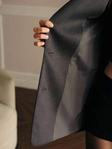 MOTF PREMIUM 纯色翻领单排扣翻盖细节西装外套 - 深灰色 - 查看 9