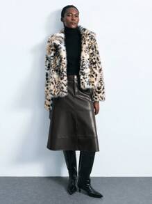 Maija 2025 现代都市初秋经典 PU 金属扣设计中长裙，适合初秋派对季和返校季