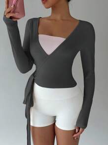 FavEase 粉色瑜伽健身运动高弹柔软裹身 V 领系腰长袖短款紧身 T 恤，时尚简约休闲优雅百搭女士春秋季必备衣橱 - 深灰色 - 查看 4