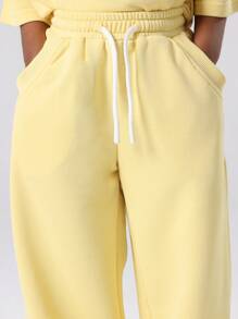 SUMWON Set de două piese de vară pentru fete tinere, bluză de trening galbenă cu pantaloni largi, cu imprimeu de logo-ul mărcii, ținută casual de zi cu zi, 4-7 ani - Galben - Vizualizare 7