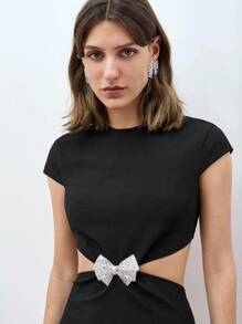 Maija Vestido mini ajustado con escote trasero y lazo con strass para festivales - Negro - Ver 4