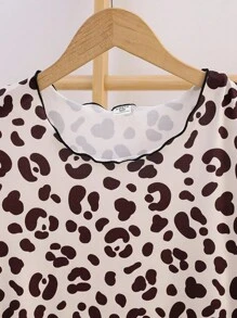 2pcs Tween Girl Round Neck Short Sleeve Leopard Print Nightgown Loungewear