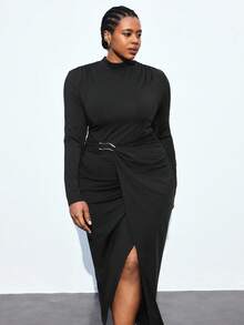 Maija 大码女式黑色不对称设计金属装饰百搭现代都市休闲时尚连衣裙，适合节日、派对，优雅都市时尚休闲，黑色缎面蝴蝶结肩带结构休闲商务装，低调复古氛围高端都市通勤风格，杂志编辑同款都市社交节日派对装，迷人低调基本百搭连衣裙，休闲咖啡厅街头长款超长连衣裙 - 黑色 - 查看 4