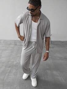 Manfinity Homme 2件套男士休闲短袖衬衫和宽松长裤套装 - 灰色 - 查看 6