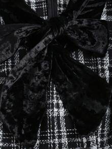 Sweetra 秋冬格纹腰部修身天鹅绒蝴蝶结裹身长袖短款连衣裙女 - 黑色 - 查看 6