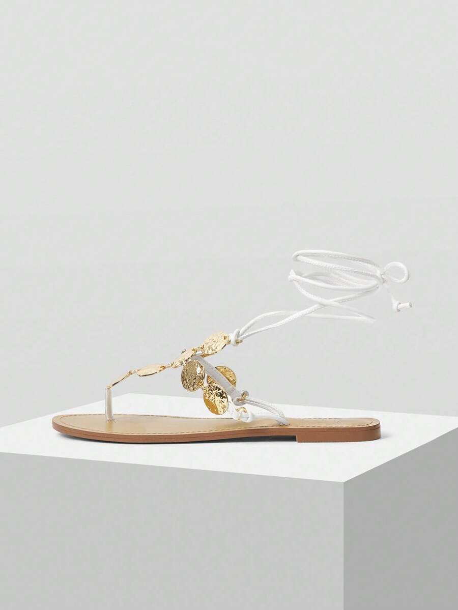 MOTF PREMIUM 女士圆头平底圆形装饰时尚人字凉鞋、沙滩和度假平底鞋 - 白色 - 查看 1