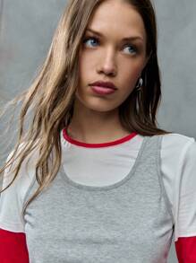 SHEIN Unity 这款层叠短款上衣将运动风与休闲酷感完美融合。撞色设计彰显大胆个性，修身剪裁更显修身。搭配女士慢跑裤或工装裤，打造极致休闲造型。 - 灰色 - 查看 3