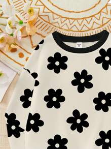 SHEIN Young Girl Happikins Cream White, Cute Floral Print, Y2K, City Walk, Streetwear Vibe, Casual Loose Fit Crew Neck Comfortable Daily Knit Long Sleeve Sweatshirt, Suitable For Autumn/Winter, Streetwear Vintage, Summer For Easy Comfort, Autumn Layers, Stylish, Casual Wear, Graphic, Fall, Back To School, Homecoming, Suitable For Outdoor Picnic, Outing, Street Photography, Home, Campus - Multicolor - View 3