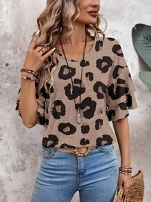 EMERY ROSE Áo thun tay ngắn cổ chữ V rộng rãi họa tiết da báo thường ngày dành cho nữ có viền nhún bèo, phù hợp cho mùa hè Áo họa tiết da báo Áo họa tiết động vật Áo sơ mi họa tiết da báo dành cho nữ Áo họa tiết da báo cho nữ Áo tay bèo nhún họa tiết da báo thường ngày dành cho nữ Áo nữ - Màu nâu Sô-cô-la - Xem 5