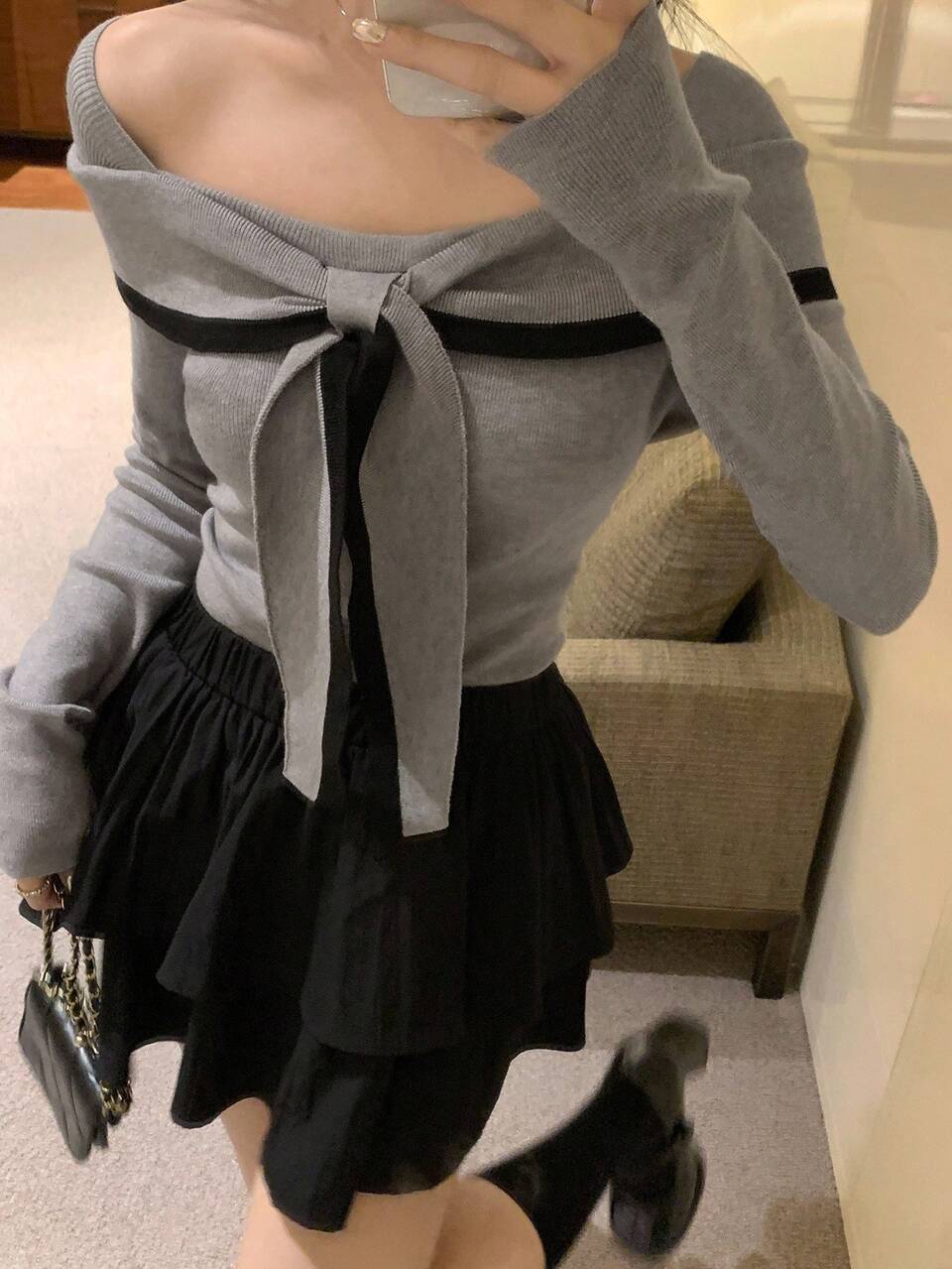 Women's Bow Contrast Color Shoulder-Exposing Elegant Lady Long Sleeve Sweater, Autumn/Winter