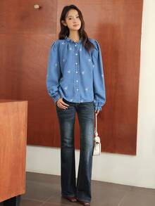 K-Vae 女士秋冬刺绣荷叶边牛仔衬衫，羊腿袖衬衫，乡村风格衬衫，万圣节服装，别致秋季 - 淺色水洗藍 - 查看 2