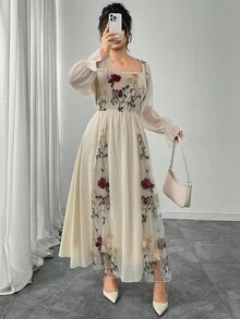 Modelyn 优雅花卉刺绣网眼拼布大码女式连衣裙 - 杏色 - 查看 3