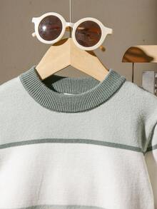 Boys' Crew Neck Colorblock Striped Long Sleeve Top And Solid Color Pants Set, Minimalist & Versatile Boys Two Piece Sweater Set Boys Autumn Winter Clothes Set Toddler Boy Fall Outfit Boys Knit Set Boys Casual Set Toddler Boy Fall Clothes Boys Winter Clothes Boys Sweater Young Boy Clothes Young Boys Striped Sweater Boys' Color-Block Sweater - Green - View 3