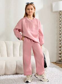 SHEIN Serisse Kids 青少年女孩宽松休闲字母压花贴片细节字母图案圆领套头衫运动衫和运动裤运动 2 件套服装 - 粉色 - 查看 5