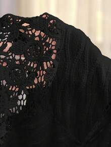 Reflora 大码女式T恤、夏季休闲上衣、优雅上衣、白色T恤、提花针织T恤、撞色蕾丝T恤 - 黑色 - 查看 7