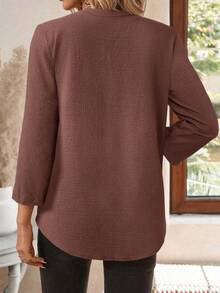 EMERY ROSE 女士V领纯色纹理面料休闲夏季衬衫 白色V领女式衬衫 女士衬衫 女士亚麻衬衫 女士白色衬衫上衣 女士秋季服装 商务休闲女士纽扣衬衫 女士纽扣衬衫 女士棕色V领上衣 女士棕色衬衫 女士V领衬衫 女士咖啡棕色上衣 女士棕色V领衬衫 女士时尚休闲衬衫 - 紅木色 - 查看 2