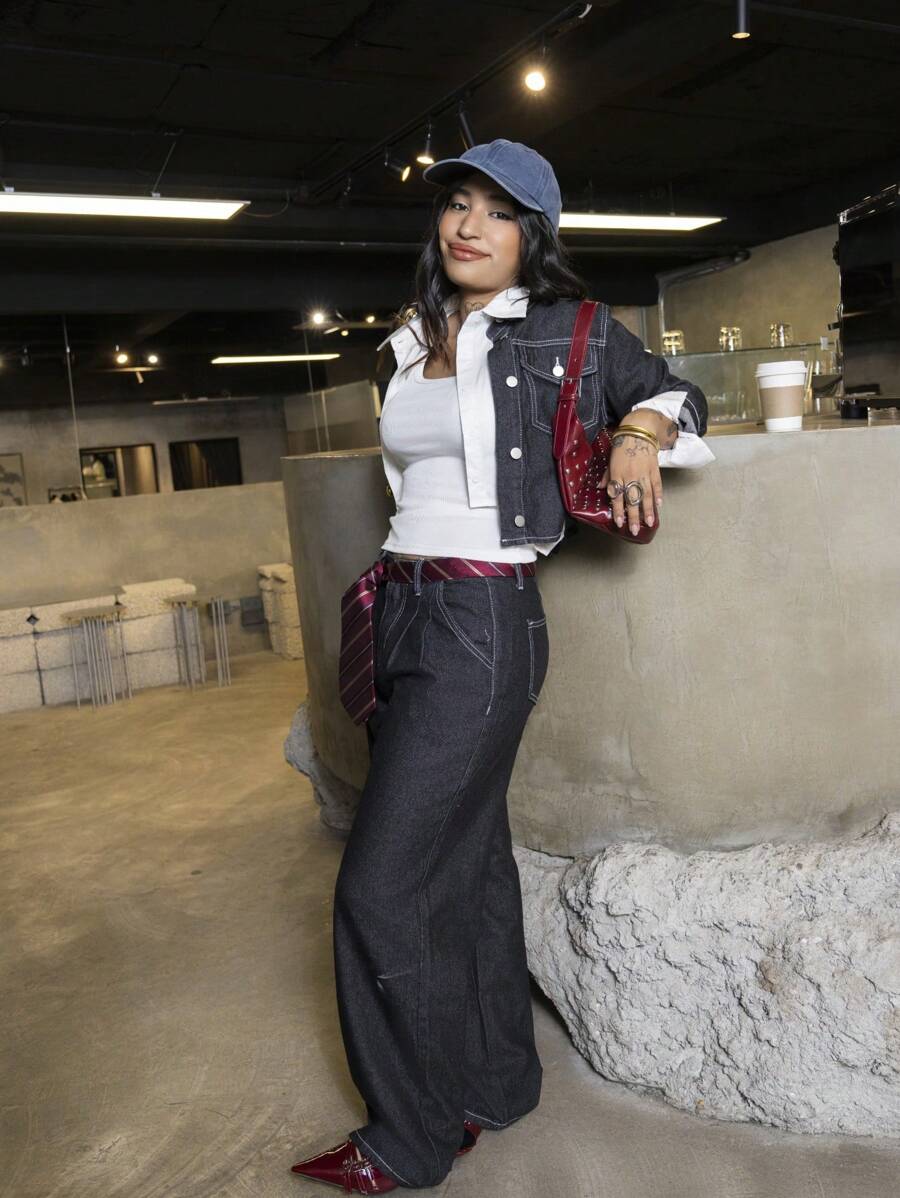 SHEIN x PRISCILA & JIMENA DAZY Chaqueta De Mezclilla De Corte Corto Con Bolsillos De Solapa Y Jeans Con Pierna Ancha - Negro - Ver 1