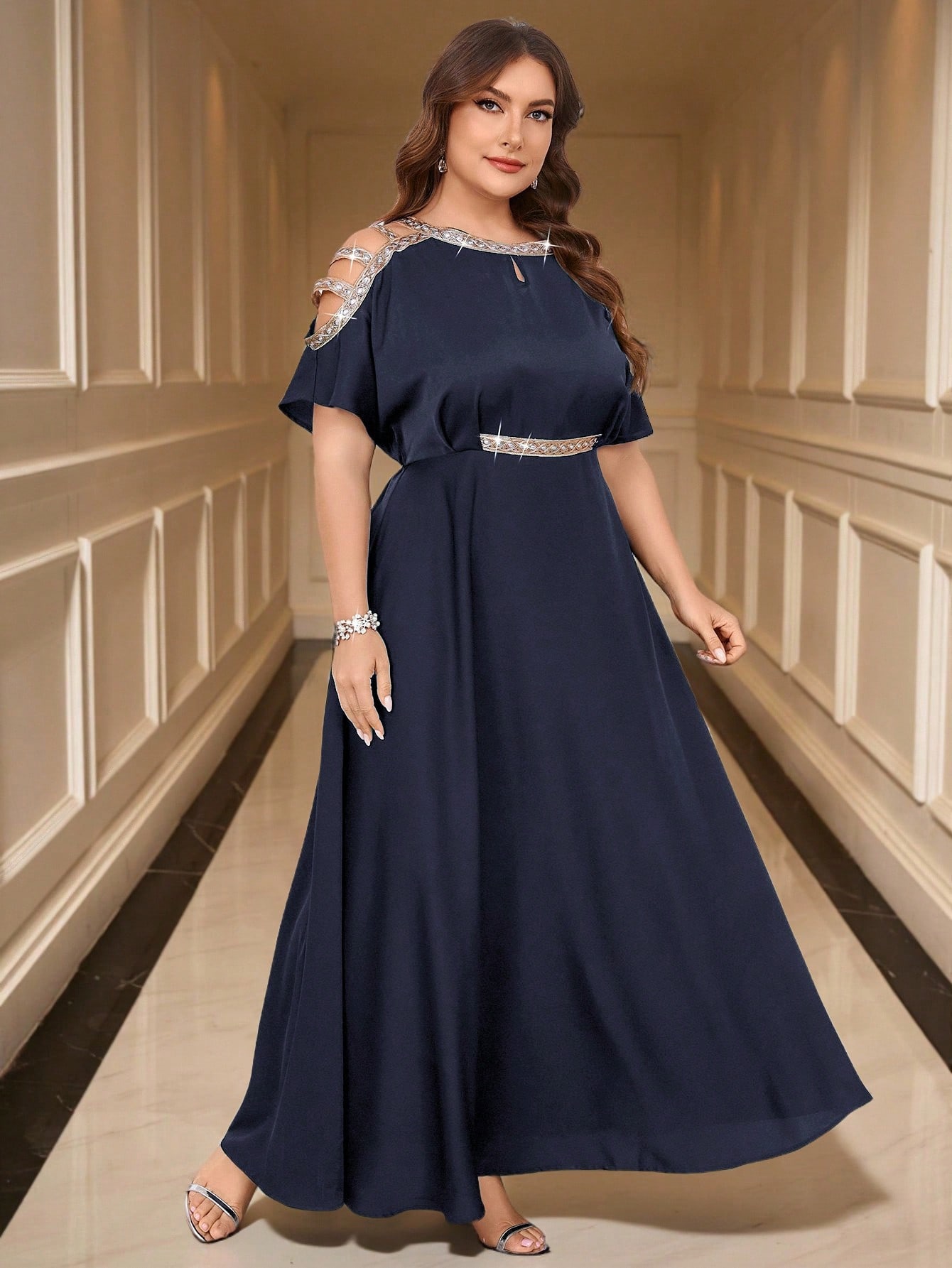 Gownix فستان طويل أنيق بياقة منحرفة للمرأة بمقاسات...