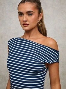 SHEIN BAE 这款春、秋、夏三季钩针编织棕色条纹露肩不对称上衣T恤，适合日常休闲、外出、与闺蜜聚会、下午茶、通勤休闲、海滩度假以及各种场合穿着。 - 藏蓝色 - 查看 7