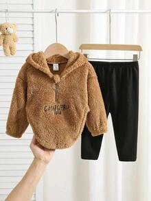 2 件女婴可爱羊毛保暖长袖字母印花连帽衫运动衫和针织打底裤套装，秋冬 - 彩色 - 查看 9