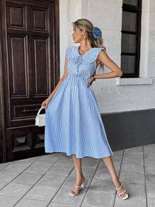 Pariaura Französisches, lässig elegantes, gestreiftes Matrosenkleid mit Stehkragen und figurbetonter Passform für Damen