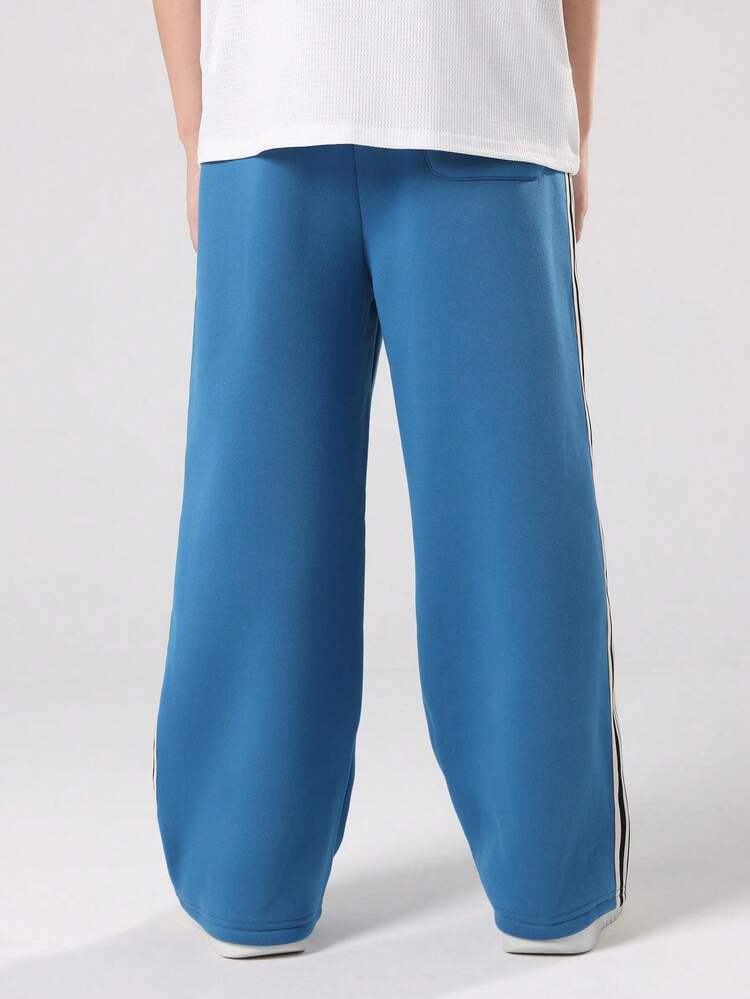 コントラストサイドストライプのワイドレッグスウェットパンツ