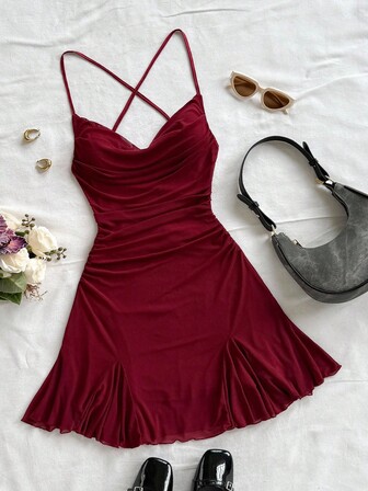 Soleia Plusstorlek Damklänning med spaghettiband, draperad halsringning, rygglös, rosett, fiskbensstjärt, sexig stil, miniklänning, tepaus, shopping, romantisk, dejt, strandoutfit, mesh, ung, flickaktig